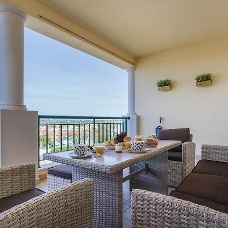 公寓 Spacious 3br Flat In - Minutes From Zoomarine & Beaches *