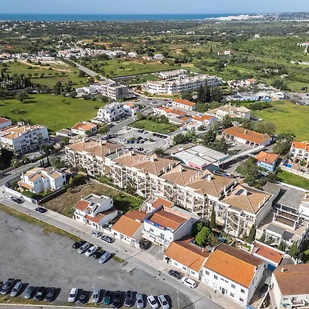 Apartman Bright 3-br In With Shared Pool By Lisbeyond Guia