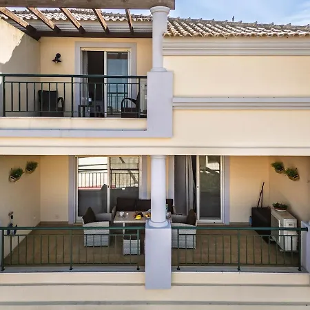 Apartman Bright 3-br In With Shared Pool By Lisbeyond Guia