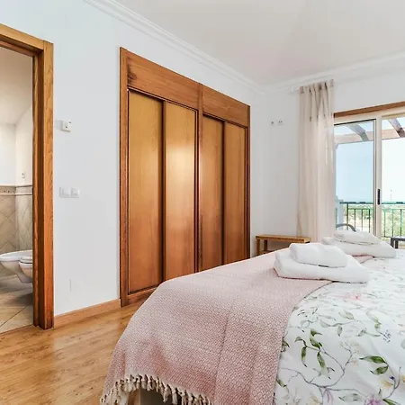 Apartamento Spacious 3br Flat In - Minutes From Zoomarine & Beaches