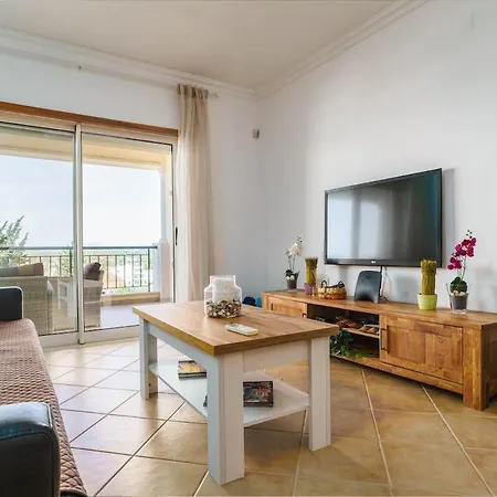 Bright 3-br In With Shared Pool By Lisbeyond *