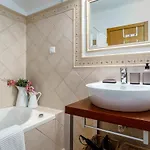Bright 3-br In With Shared Pool By Lisbeyond 吉亚