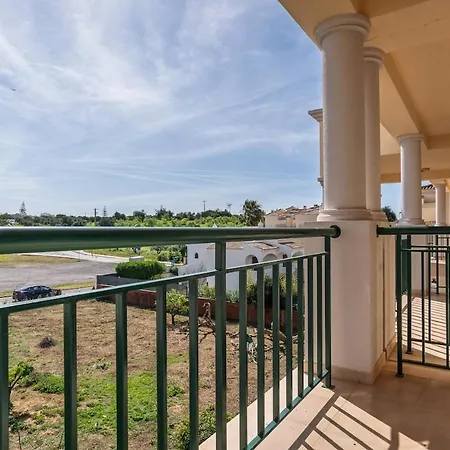 Bright 3-br In With Shared Pool By Lisbeyond Διαμέρισμα