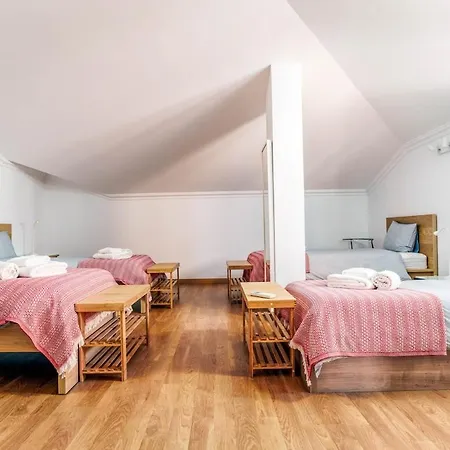 Διαμέρισμα Bright 3-br In With Shared Pool By Lisbeyond *